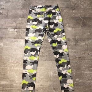 Girls camo leggings
